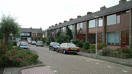 Rijwoningen uit de jaren zestig in de wijk Schiekamp-Hoogwerf in Spijkenisse.