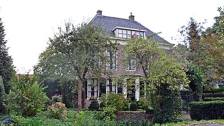 Het statige Ambachtsherenhuis in Abbenbroek, eeuwen oud.