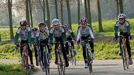 Jong wielertalent van wielerclub PRC Delta in training.