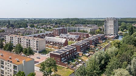 Nieuwbouw in de wijk Sterrenkwartier in Spijkenisse, vanuit de lucht gezien.