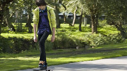Skater in het Centrumpark, in het centrum van Spijkenisse